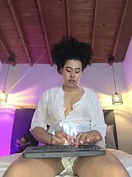 EmmilyBrant online show from October 19, 10:56 pm