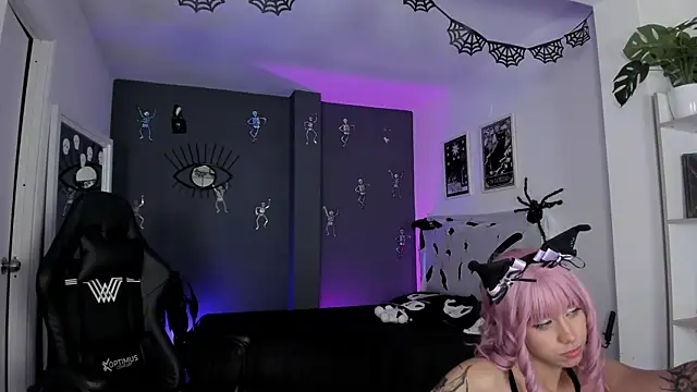 Raven Witch  online show from November 9, 8:49 pm