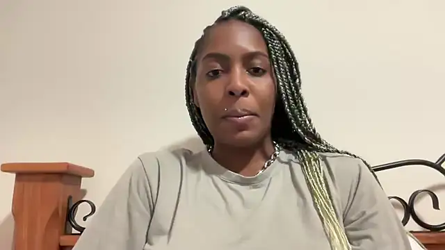 Snapshot of marisilva_br chatting on October 15, 11:07 pm marisilva br online show from October 15, 11:07 pm