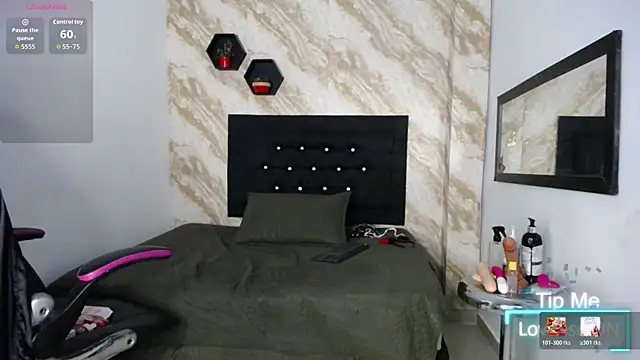 issa  love online show from May 7, 1:04 pm