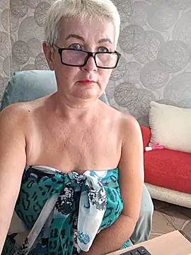 NicoleOlla online show from July 29, 6:35 am