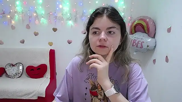 TinaRedly online show from September 22, 5:33 pm