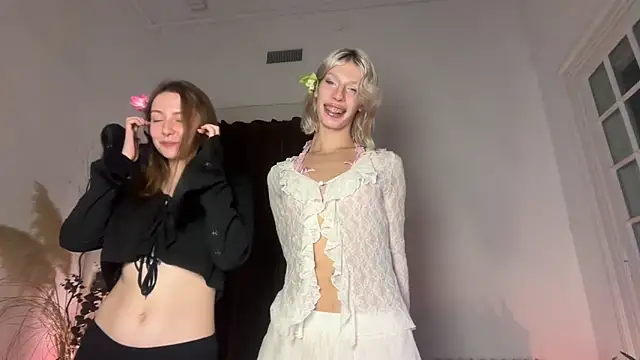 AliceSnowCatt online show from August 2, 9:29 pm