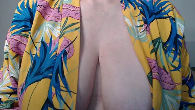 missdaniels online show from November 5, 1:11 am