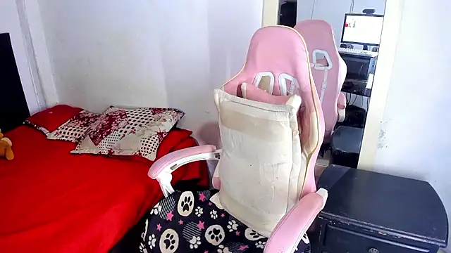 blonde girl01 online show from January 12, 8:25 pm