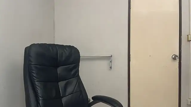 SassyJessi online show from December 15, 4:18 am