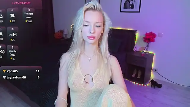 AleksaBlonde online show from November 15, 5:52 am