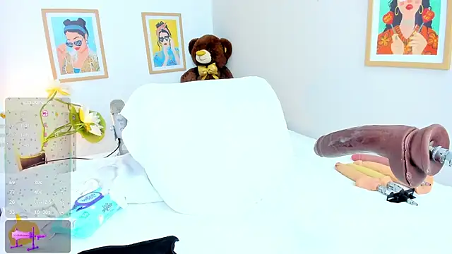 jasminnee  online show from February 9, 5:59 pm