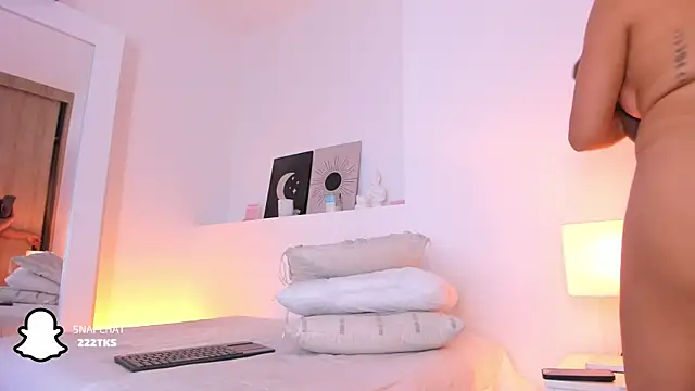 nicolette bale online show from July 17, 11:36 am