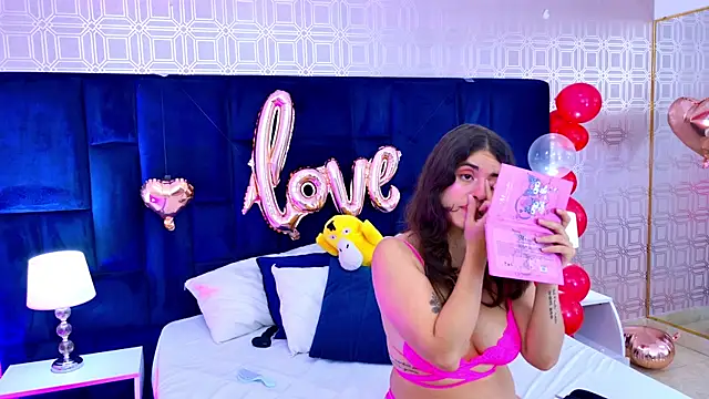 LexaDeRusso online show from February 9, 8:00 pm