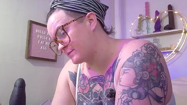 quinnmariexo online show from March 8, 2:15 am