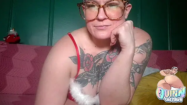 quinnmariexo online show from December 21, 10:35 pm