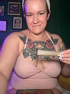 quinnmariexo online show from July 23, 2:20 am
