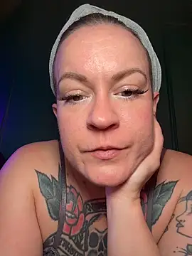 quinnmariexo online show from June 3, 2:33 pm