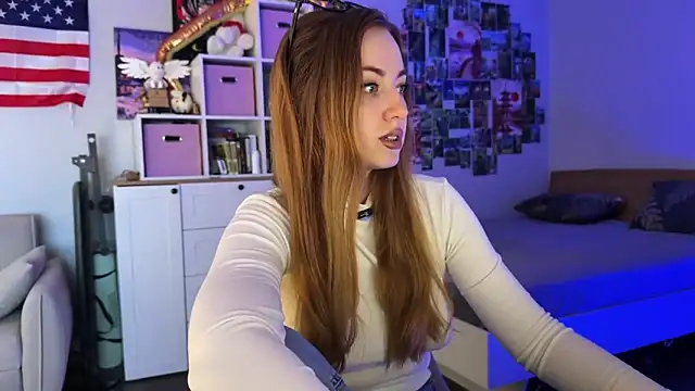 LinaWitch online show from July 19, 3:25 pm