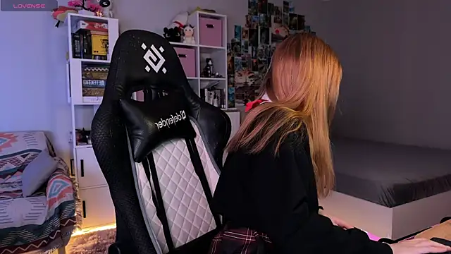 LinaWitch online show from November 5, 12:43 pm