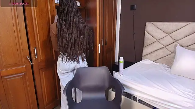 Raquel jones online show from January 10, 12:10 pm