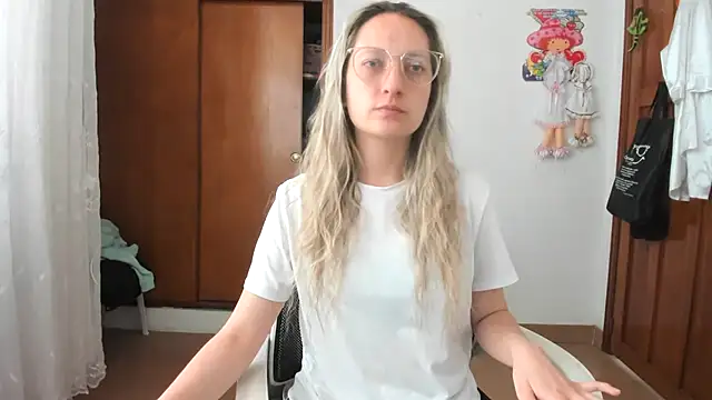 Snapshot of Adele_johnsonn1 chatting on October 2, 3:50 pm Adele johnsonn1 online show from October 2, 3:50 pm