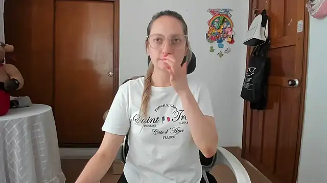 Adele johnsonn1 online show from June 12, 2:47 pm