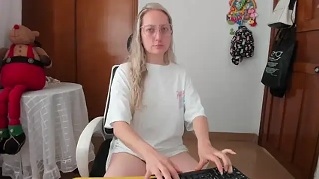 Adele johnsonn1 online show from July 27, 3:09 pm