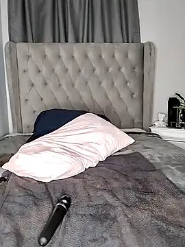 Snapshot of NiftyNora chatting on September 28, 4:30 am NiftyNora online show from September 28, 4:30 am