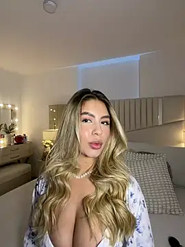  laura 02 online show from April 30, 8:03 pm