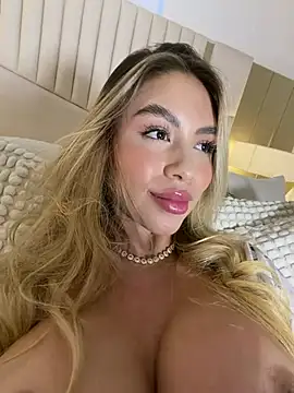  laura 02 online show from April 30, 8:57 pm