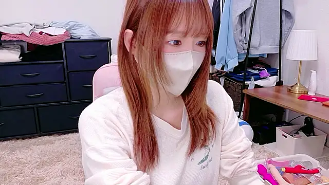Yui-Ch online show from April 30, 1:49 pm