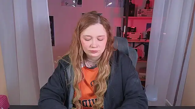 carolina elf online show from February 18, 5:28 am