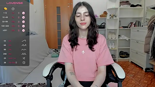 broosnica1 online show from April 30, 7:57 am
