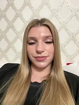 adel secret online show from June 8, 8:19 pm