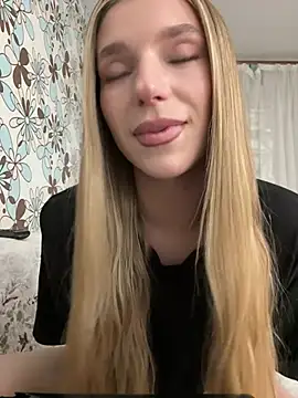 adel secret online show from April 28, 8:02 pm