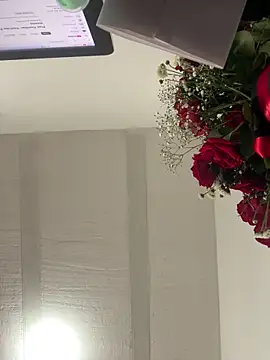 lulu kis online show from January 7, 10:02 pm