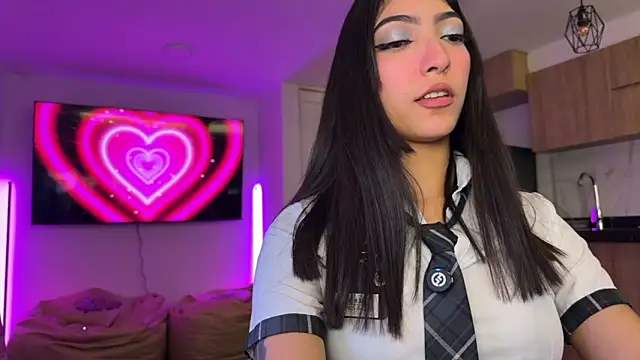 MarianaBranzz online show from March 12, 5:15 pm