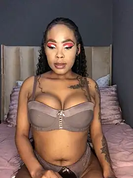 Snapshot of Nicole_Liam_ chatting on October 2, 11:21 pm Nicole Liam online show from October 2, 11:21 pm