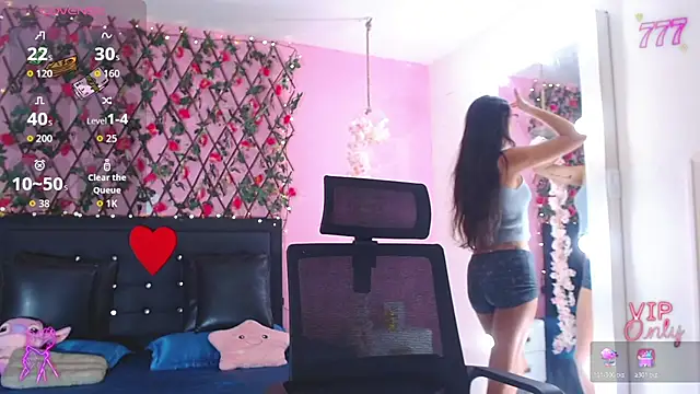 SamaraCortez online show from February 6, 8:01 pm