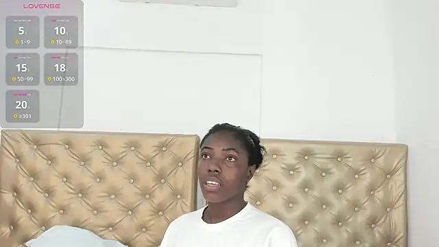 Alessiiaa  online show from February 10, 5:49 pm