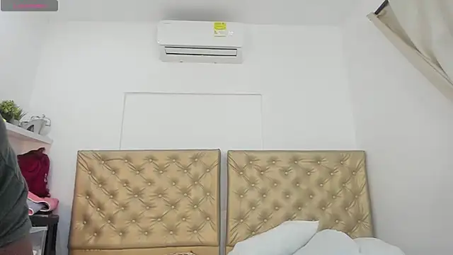 Alessiiaa  online show from November 4, 7:52 pm