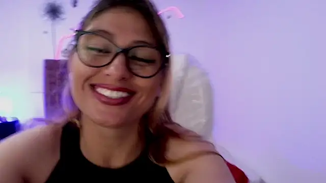 Snapshot of elena_detroya chatting on October 1, 1:16 pm elena detroya online show from October 1, 1:16 pm