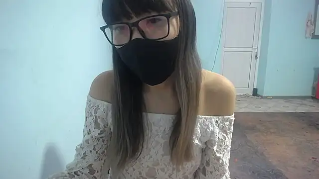 elllaaxx online show from November 17, 4:57 am