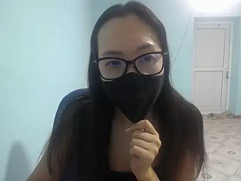 elllaaxx online show from July 17, 5:45 am