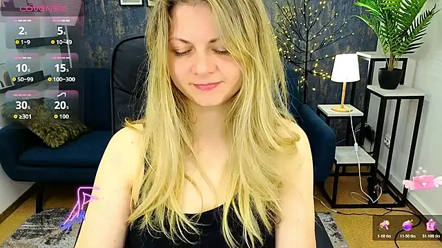 Snapshot of SmilingEmily_ chatting on October 17, 7:00 am SmilingEmily online show from October 17, 7:00 am