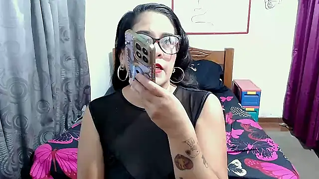 Snapshot of Mistresskloe01 chatting on September 22, 12:25 pm Mistresskloe01 online show from September 22, 12:25 pm