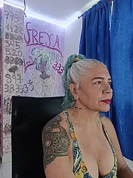 freyadevil333 online show from August 3, 3:18 pm