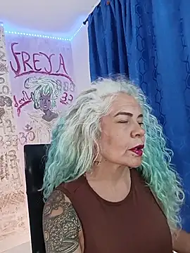 freyadevil333 online show from July 1, 2:55 am