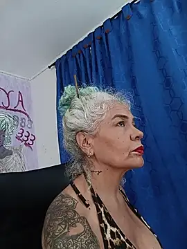 freyadevil333 online show from July 18, 2:37 am