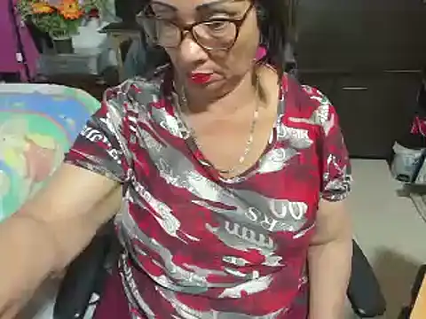 Snapshot of Mrs_mommy_ chatting on October 14, 9:39 pm Mrs mommy online show from October 14, 9:39 pm
