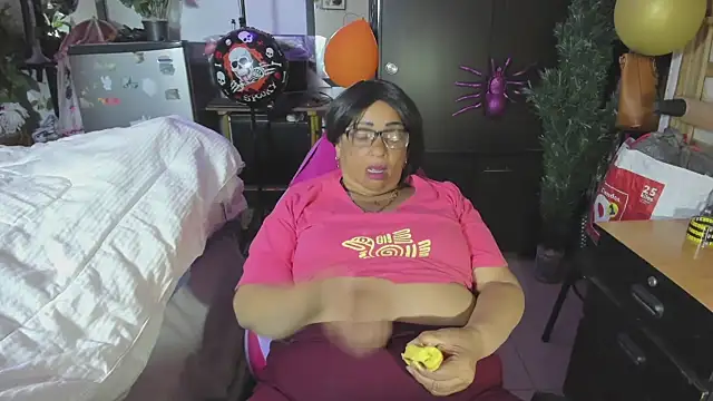 Mrs mommy  online show from November 7, 11:20 pm