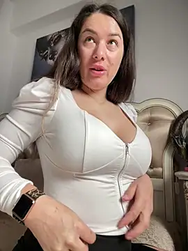 HotXMom online show from April 30, 6:18 am