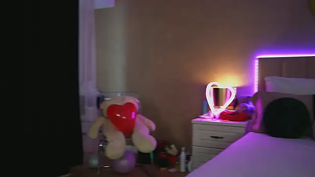 EvellineClaire online show from February 13, 10:06 am